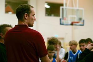 Latvijas izlases basketbolists māca jaunos censoņus