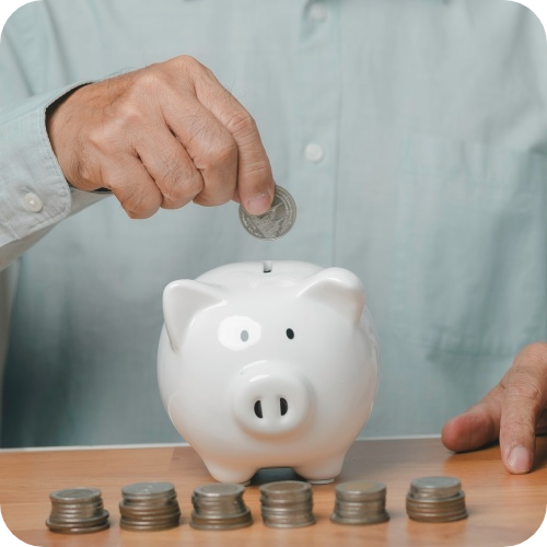Cilvēks viedo naudas uzkrājumu