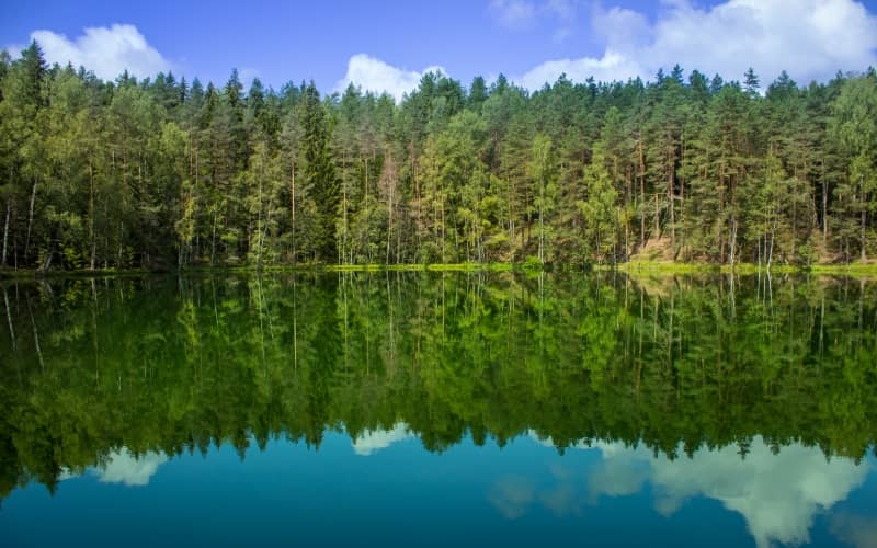 Красивейшие места Латвии: Чертово озеро. Красивейшие места Латвии: Чертово озеро.